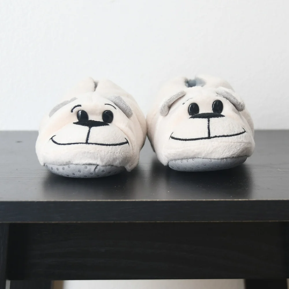 FlipaZoo Reversible Polar Bear 🐻‍❄️ to Wolf 🐺 Slippers. Size 11-12 Little Kids